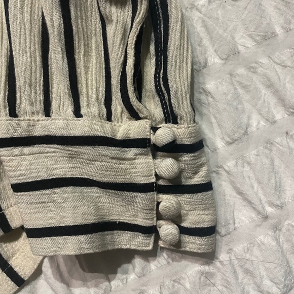 🌟Amuse Society Black & White Striped Button Down Blouse Women’s Medium - Picture 7 of 11